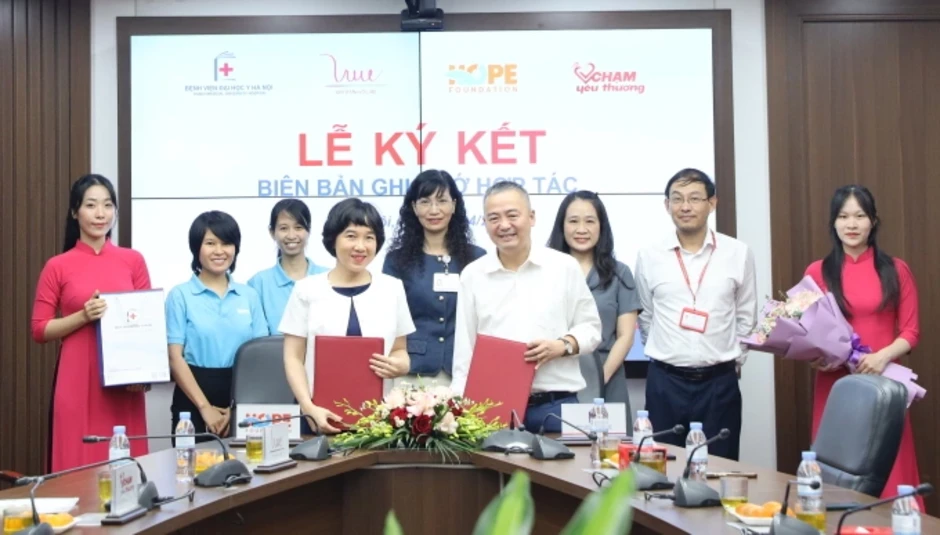 Quỹ Hy vọng hợp tác Bệnh viện Đại học Y Hà Nội hỗ trợ bệnh nhi khó khăn Quỹ Hy vọng hợp tác Bệnh viện Đại học Y Hà Nội hỗ trợ bệnh nhi khó khăn
