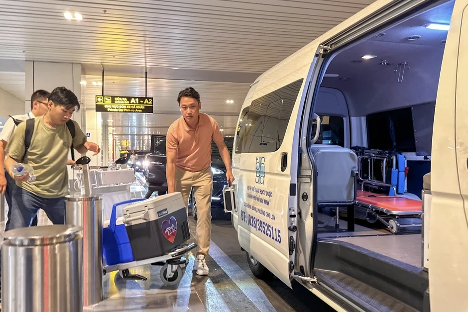 Quả tim từ Quảng Ninh vượt 1.700km đập lại trong ngực chàng trai ở TPHCM Quả tim từ Quảng Ninh vượt 1.700km đập lại trong ngực chàng trai ở TPHCM