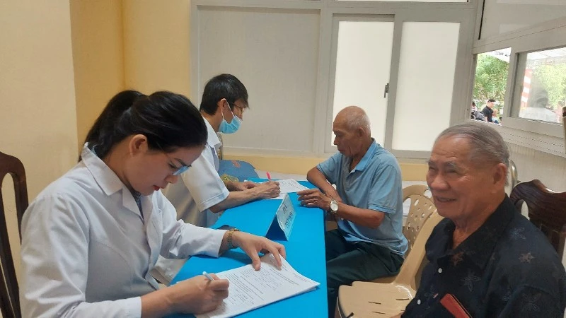 Quảng Trị phát động khám sức khỏe định kỳ, khám sàng lọc cho người dân Quảng Trị phát động khám sức khỏe định kỳ, khám sàng lọc cho người dân