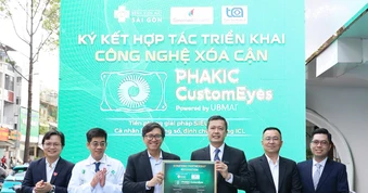 Ra mắt công nghệ xóa cận PHAKIC CustomEyes™ sử dụng siêu âm AI thông minh