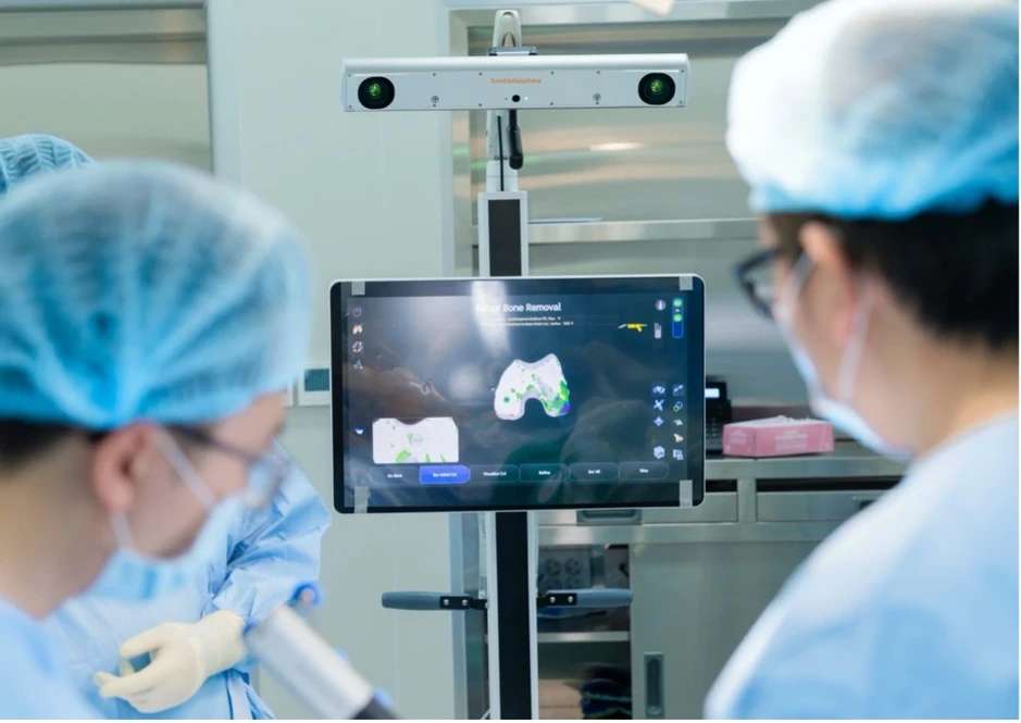 Robot AI của Mỹ hỗ trợ thay khớp gối chuẩn xác, bệnh nhân đi được trong 24 giờ tại Vinmec Robot AI của Mỹ hỗ trợ thay khớp gối chuẩn xác, bệnh nhân đi được trong 24 giờ tại Vinmec
