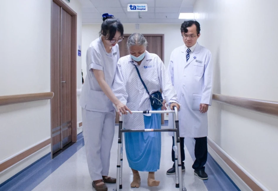 Robot 'đo ni đóng giày' thay khớp cho người bệnh - Báo TinVina Robot 'đo ni đóng giày' thay khớp cho người bệnh - Báo TinVina