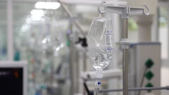 Sai lầm dùng dao thớt khiến người phụ nữ bị 2 con sán dài 10 cm làm tổ ở tay
