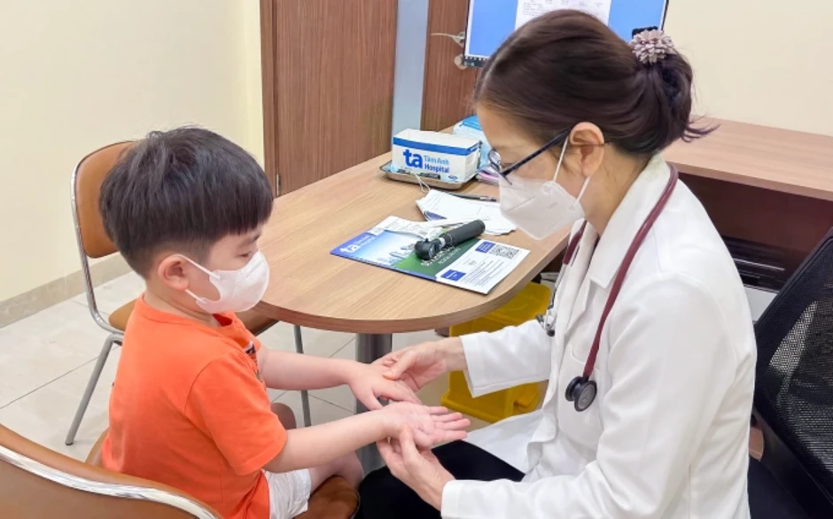 Sai lầm khiến bệnh tay chân miệng trở nặng - Báo TinVina Sai lầm khiến bệnh tay chân miệng trở nặng - Báo TinVina