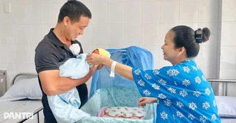 Sản phụ sinh con trên taxi: “Tôi rất may mắn vì mẹ con đều bình an”