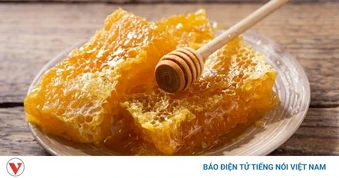 Sáp ong ăn được không và vì sao nhiều người coi đó là “báu vật” sức khỏe?