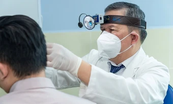 'Sát thủ' thầm lặng tàn phá đôi tai giới trẻ đô thị