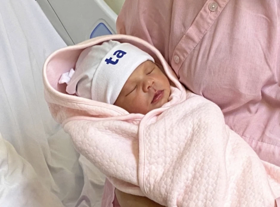 Sinh con thứ hai từ phôi trữ đông một thập kỷ - Báo TinVina Sinh con thứ hai từ phôi trữ đông một thập kỷ - Báo TinVina