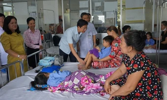 Số ca nghi ngộ độc sau ăn bán trú ở Đồng Tháp lên 81