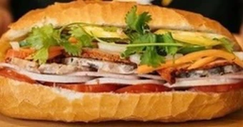 Số ca nghi ngộ độc sau khi ăn bánh mì ở TP.HCM tăng lên 22 người