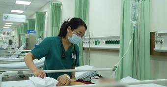 Số ca nghi ngộ độc sau khi ăn bánh mì ở TPHCM tiếp tục tăng