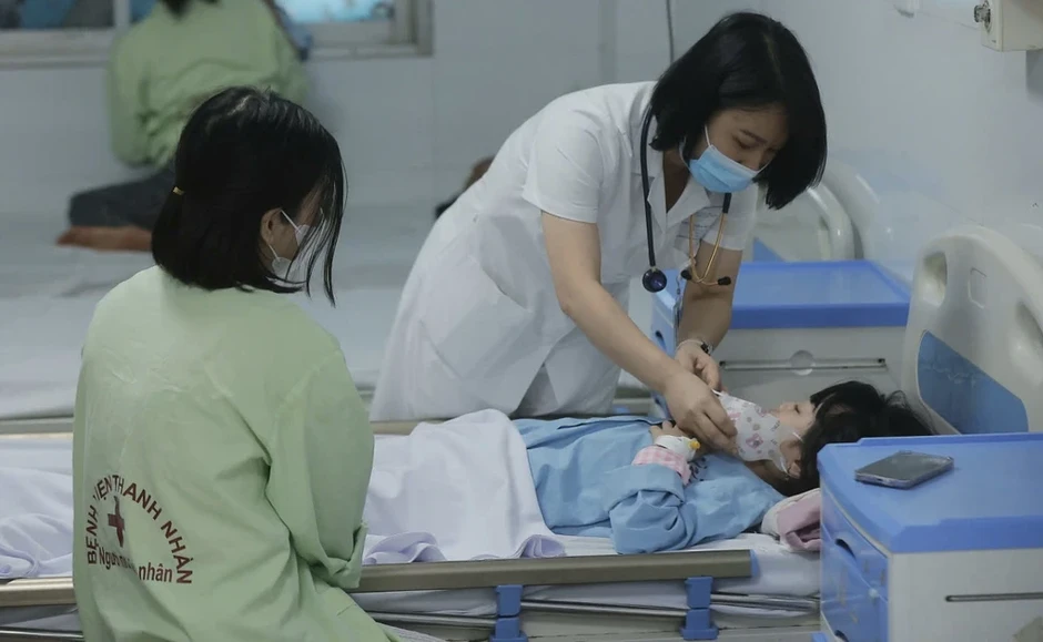 Số ca tay chân miệng và sốt xuất huyết gia tăng, đã có 12 người tử vong Số ca tay chân miệng và sốt xuất huyết gia tăng, đã có 12 người tử vong