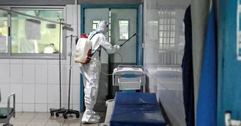 Sở Y tế Hà Nội yêu cầu theo dõi, kiểm soát chặt chẽ dịch Ebola