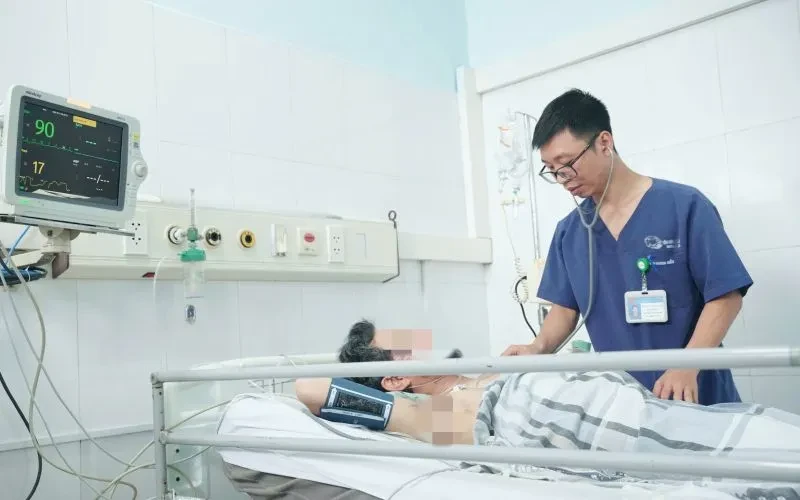 Sốc nhiệt nguy kịch do làm việc ngoài trời nắng nóng Sốc nhiệt nguy kịch do làm việc ngoài trời nắng nóng