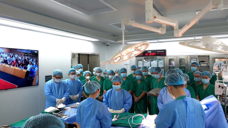 Sự sống được tiếp nối từ ngọn lửa nhân ái của người nữ cán bộ y tế Thủ đô