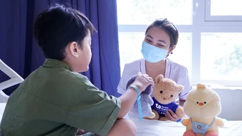 Sửa dị tật van tim cho bé trai 4 tuổi - Báo TinVina
