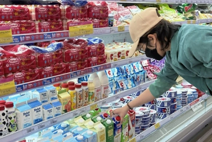 Sữa nguyên kem hay sữa ít béo?