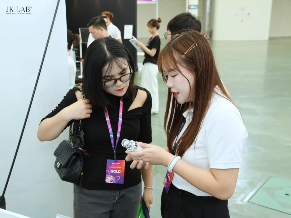 Sức hút của JKLAB Việt Nam tại Triển lãm làm đẹp hàng đầu Việt Nam Sức hút của JKLAB Việt Nam tại Triển lãm làm đẹp hàng đầu Việt Nam