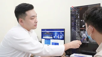 Suy giảm thính lực do thường xuyên đeo tai nghe - Báo TinVina