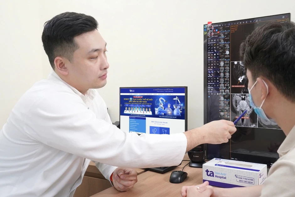 Suy giảm thính lực do thường xuyên đeo tai nghe - Báo TinVina