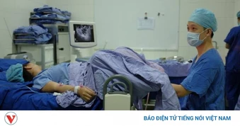 Suy tuyến yên có thể “đánh cắp” cơ hội làm cha mẹ