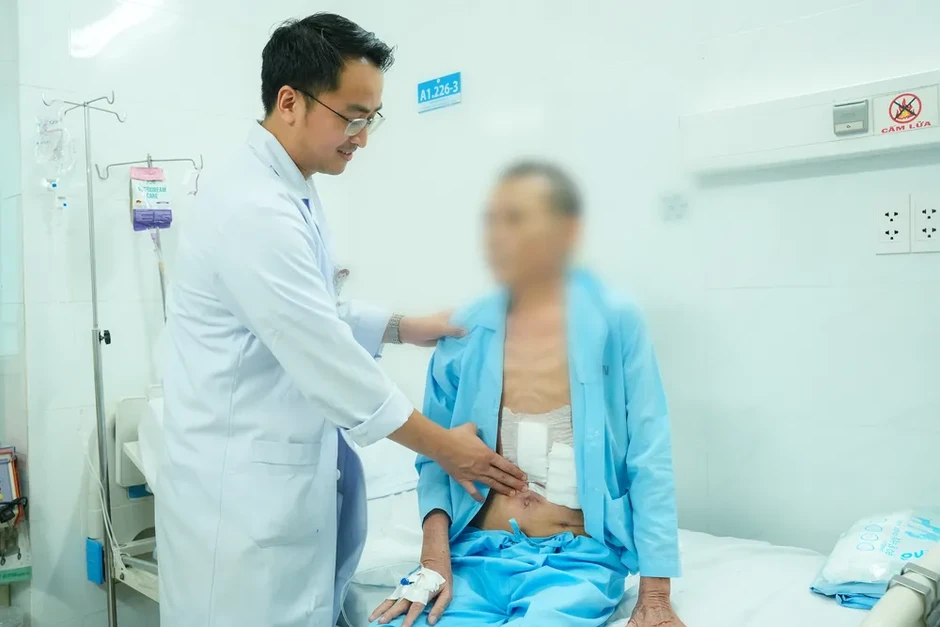 Suýt tử vong vì xem thường đau bụng kéo dài Suýt tử vong vì xem thường đau bụng kéo dài