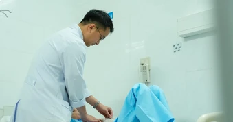 Suýt tử vong vì xem thường đau bụng kéo dài