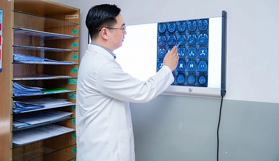 Tai nạn giao thông phát hiện khối u não hiếm gặp ẩn mình suốt 10 năm Tai nạn giao thông phát hiện khối u não hiếm gặp ẩn mình suốt 10 năm