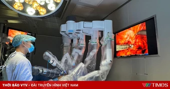 Tái phát ung thư cổ tử cung sau 10 năm: "Hồi sinh lần hai" nhờ phẫu thuật robot