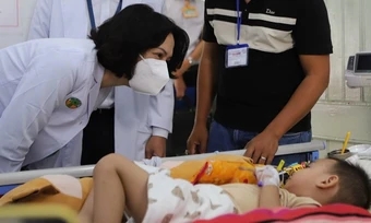 Tại sao bệnh tay chân miệng bùng phát, nhiều ca nặng ở miền Nam?