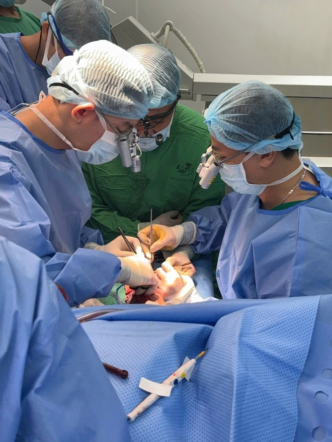 Tái tạo thành công dương vật cho người đàn ông bị bỏng điện cao thế