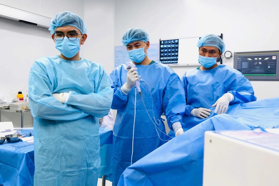 Tán sỏi thận bằng ống soi mềm giúp cụ bà 72 tuổi hồi phục thần kỳ Tán sỏi thận bằng ống soi mềm giúp cụ bà 72 tuổi hồi phục thần kỳ