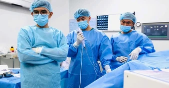 Tán sỏi thận bằng ống soi mềm giúp cụ bà 72 tuổi hồi phục thần kỳ
