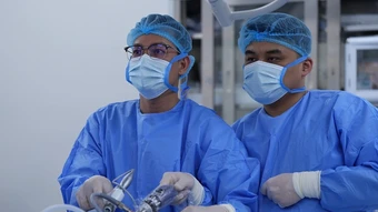 Tăng canxi máu kéo dài do u tuyến cận giáp - Báo TinVina