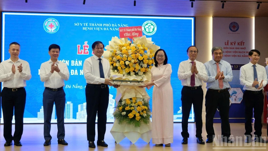 Tăng cường hợp tác y tế toàn diện giữa Bệnh viện Đà Nẵng và Bệnh viện Bạch Mai