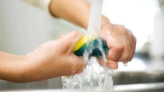 Tất cả các gia đình đang dùng miếng bọt biển rửa bát xin chú ý!