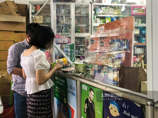 Tất cả người dân hay tự mua thuốc ở các hiệu thuốc chú ý thông báo liên quan đến BHYT