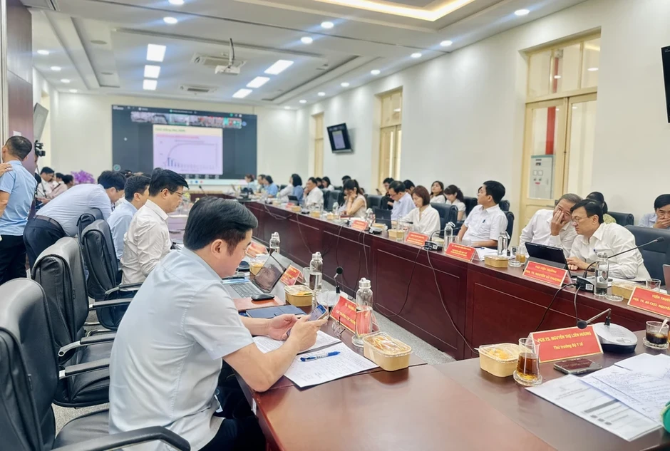 Tay chân miệng diễn biến phức tạp, Thứ trưởng Bộ Y tế vào TP.HCM chỉ đạo phòng chống