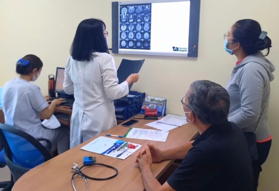Tê tay cảnh báo sớm đột quỵ - Báo TinVina Tê tay cảnh báo sớm đột quỵ - Báo TinVina