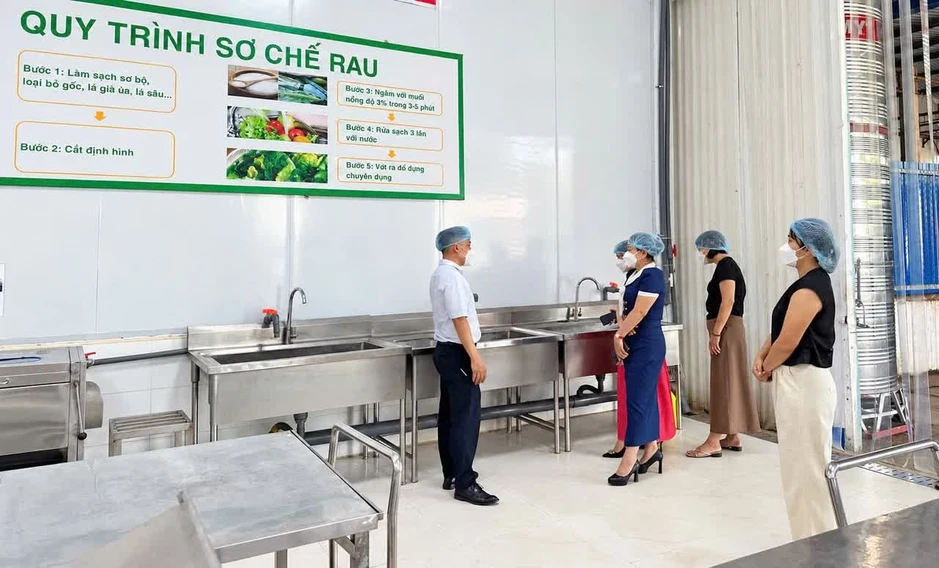 Thái Nguyên: Hàng chục học sinh nghi bị ngộ độc thực phẩm