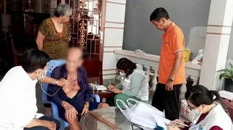 Thành phố Hồ Chí Minh đưa khám sức khỏe đến tận nhà người dân yếu thế