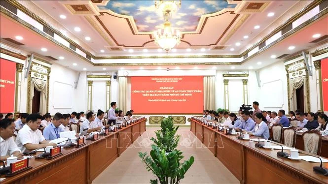 Thành phố Hồ Chí Minh siết quản lý bếp ăn tập thể và thức ăn đường phố Thành phố Hồ Chí Minh siết quản lý bếp ăn tập thể và thức ăn đường phố