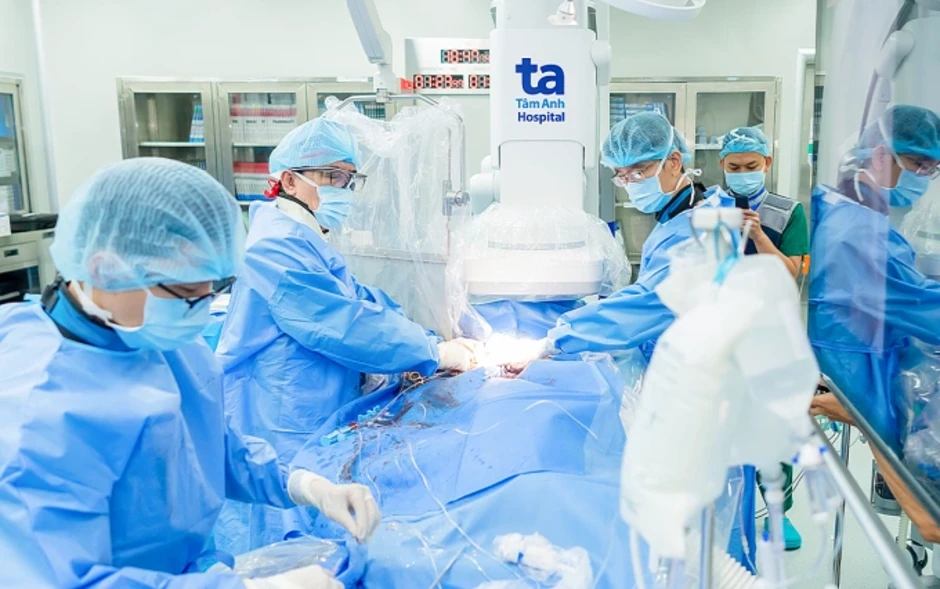 Thay van tim qua ống thông cho cụ bà phòng đột tử - Báo TinVina Thay van tim qua ống thông cho cụ bà phòng đột tử - Báo TinVina