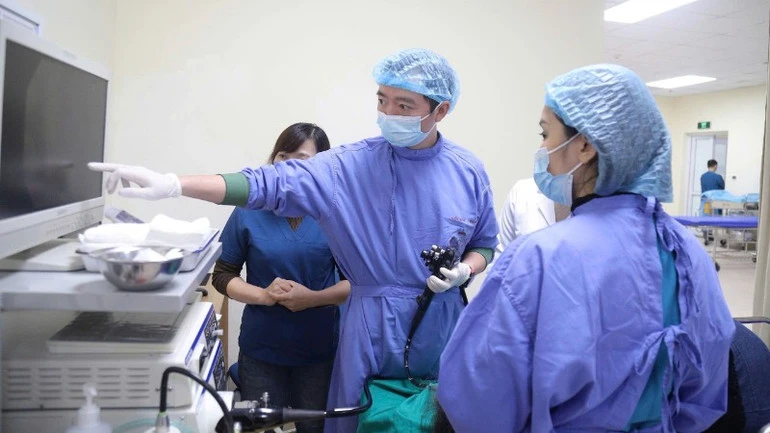 Thêm hệ thống nội soi phóng đại hình ảnh 150 lần phục vụ chẩn đoán, điều trị ung thư