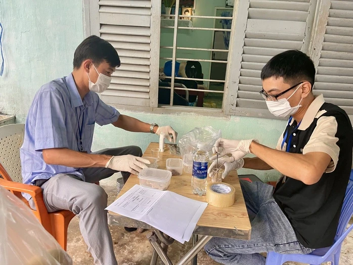 Thêm nhiều người nhập viện sau khi ăn bánh mì "không tên" ở TPHCM Thêm nhiều người nhập viện sau khi ăn bánh mì "không tên" ở TPHCM