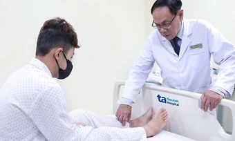 Thiếu niên đau bụng, xuất huyết tiêu hóa do viêm mạch máu - Báo TinVina