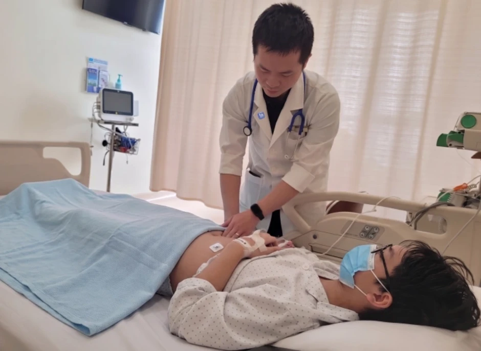 Thiếu niên sốc mất máu do xuất huyết tiêu hóa - Báo TinVina Thiếu niên sốc mất máu do xuất huyết tiêu hóa - Báo TinVina