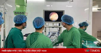 Thoát khỏi đau lưng kéo dài do sỏi thận san hô nhờ tán sỏi qua da