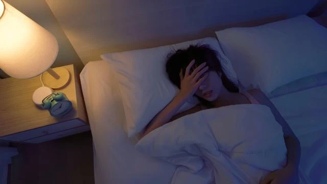 Thói quen ngủ này có thể âm thầm ảnh hưởng đến tim, liên quan đến suy tim và đột quỵ, đáng tiếc nhiều người vẫn làm mỗi đêm Thói quen ngủ này có thể âm thầm ảnh hưởng đến tim, liên quan đến suy tim và đột quỵ, đáng tiếc nhiều người vẫn làm mỗi đêm
