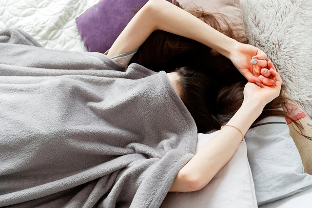 Thói quen ngủ này có thể âm thầm ảnh hưởng đến tim, liên quan đến suy tim và đột quỵ, đáng tiếc nhiều người vẫn làm mỗi đêm Thói quen ngủ này có thể âm thầm ảnh hưởng đến tim, liên quan đến suy tim và đột quỵ, đáng tiếc nhiều người vẫn làm mỗi đêm